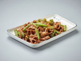 Ternera Con Bambú Y Setas Chinas