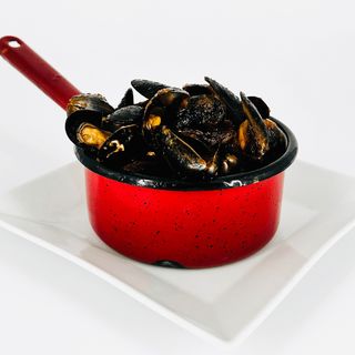 Mejillones de Roca con Tomate