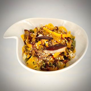 Ensalada de Pato con Mango
