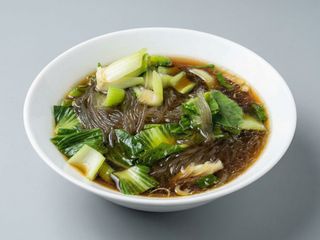 Sopa De Tallarines De Fécula Con Verduras