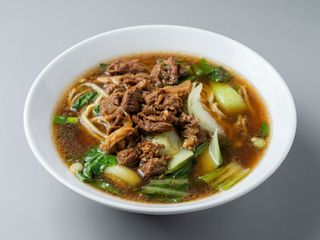 Sopa De Tallarines Con Ternera