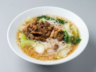 Sopa De Fideos Chinos Con Ternera