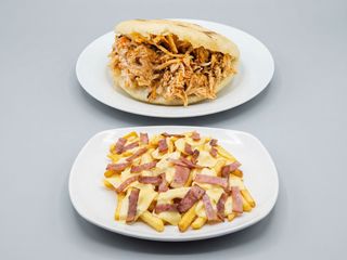 Combo arepa con patatas la oficina