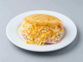 Combo arepa con patatas