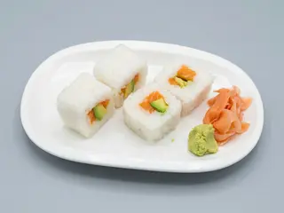 N1. Rollo De Nieve Salmón Aguacate (4 Uds.)