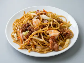 Tallarines Fritos Tres Delicias