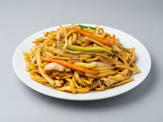 Tallarines Fritos Con Pollo