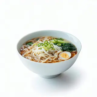 Sopa de fideo china con pechuga