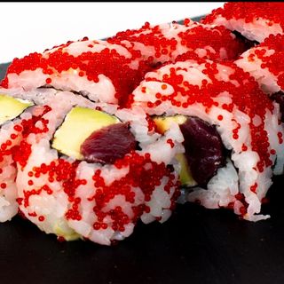 California Atún Y Tobiko Con Queso (8 pzs.)