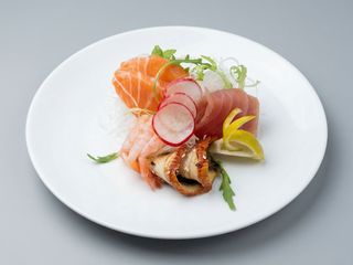 54.sashimi variado (8pieza)
