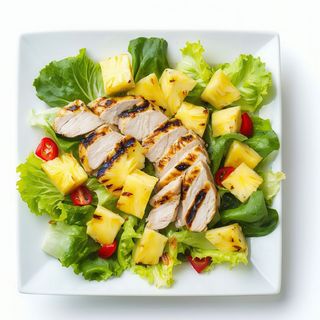 Ensalada De Piña Y Pollo A La Plancha