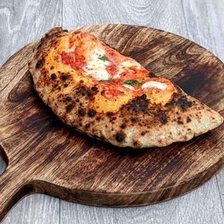 Pizza Calzone Carne Asada