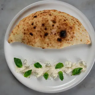 Calzone 4 quesos