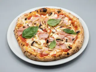 pizza  jamón 2x1 22 c,m