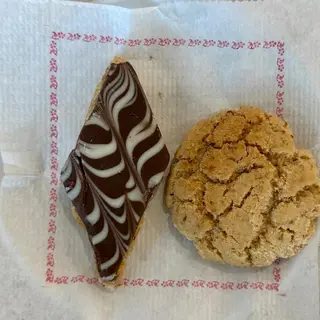 Dulces De Cacahuetes Y Almendras (