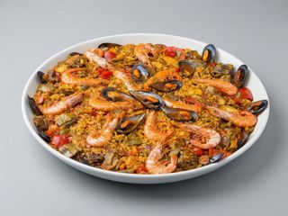 Paella Marisco De La Casa (Para Dos Personas)