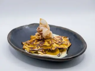 Flor De Alcachofa Cremoso Ahumado Y Panceta Ibérica (1 Ud.)