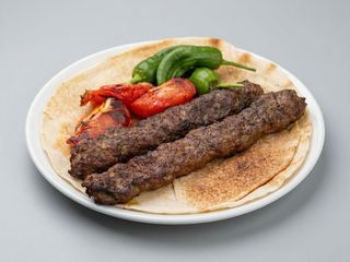 Arroz Con Shish Kebab, Pinchos (2 Uds.)