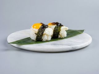 311.- Sushi Huevo Cotorniz