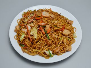 28A. Tallarines Con Salsa Picante Especial