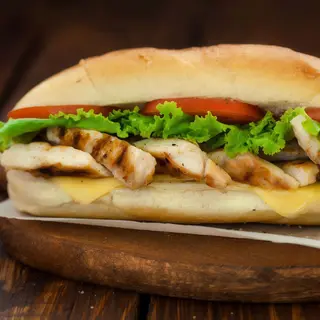 Bocadillo De Pechuga De Pollo A La Plancha