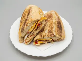Bocadillo Mechada