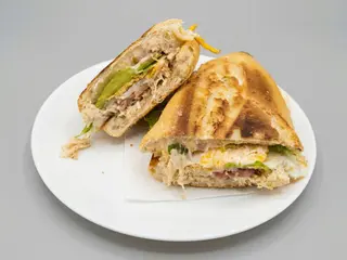 Bocadillo Especial Salami