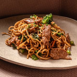 Noodles con cerdo ibérico