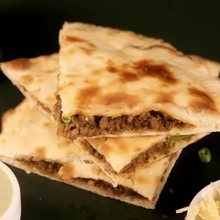 Naan de carne picada especiada