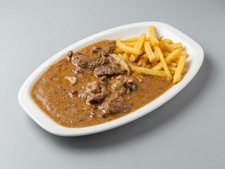 Fricandó de Ternera con setas y patatas fritas, TOP