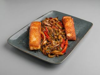 Taco De Salmón Fresco Con Verdura Hervida