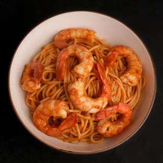 Espaguetis Con Gambas En Salsa Marinera