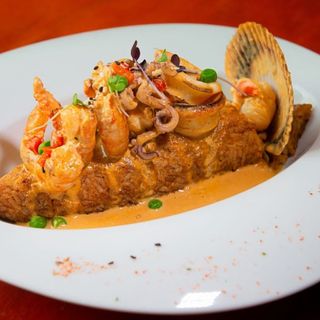 Tacu Tacu con Salteado de Mariscos