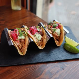 Tacos de COCHINITA PIBIL