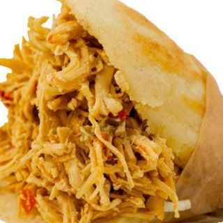 Arepa De Pollo Mechado