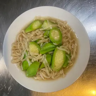 Ramen con calabacín