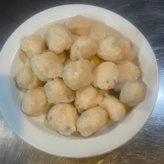 Bolas de gambas con cebollino