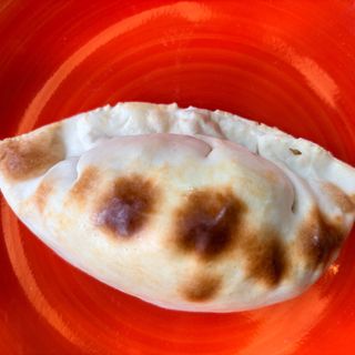 Empanada jamón y queso