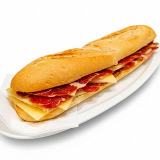 Baguette de jamón ibérico y queso manchego