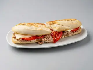 Bocadillo Atún Y Tomate