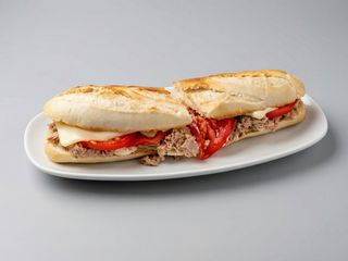 Bocadillo Atún Y Tomate