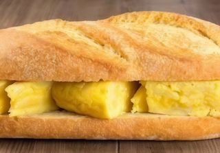 Bocadillo De Tortilla De Patatas