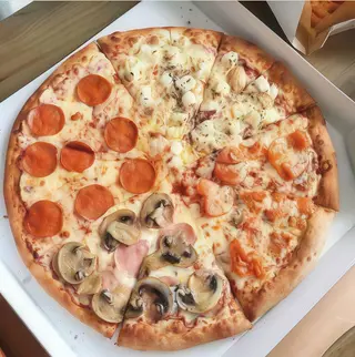  Pizza 4 estaciones (33 cm.)