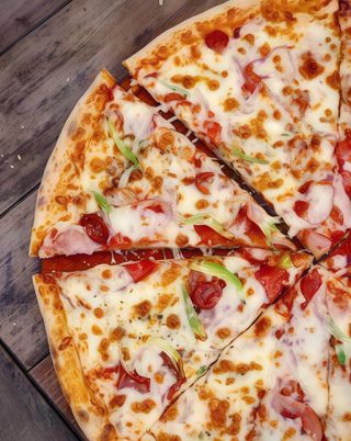 Pizza española (33 cm.)