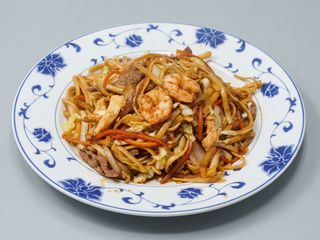 #28. Tallarines Fritos Con Tres Delicias