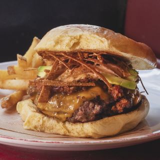 *LA CHILI BURGER
