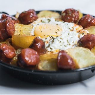 Ovos rotos con chourizo