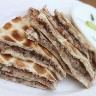 Arayes De Kafta