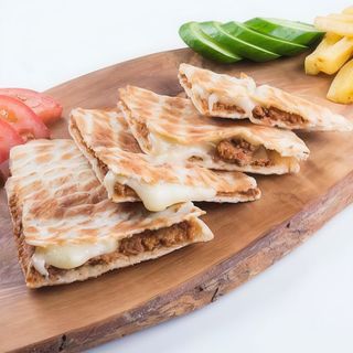 Arayes De Carne Con Queso