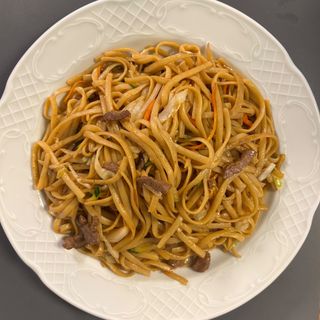 Tallarines frito con ternera